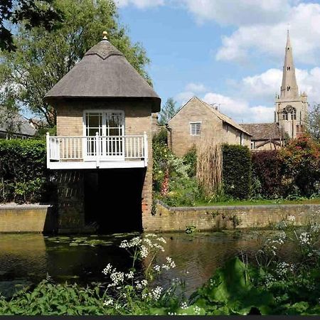 Godmanchester Historic Cambridgeshire Cottage מראה חיצוני תמונה