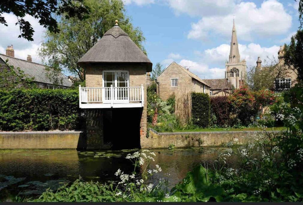 Godmanchester Historic Cambridgeshire Cottage מראה חיצוני תמונה