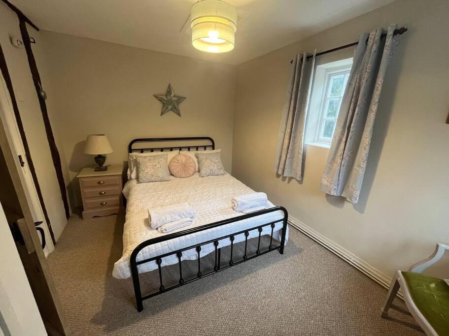 Godmanchester Historic Cambridgeshire Cottage מראה חיצוני תמונה